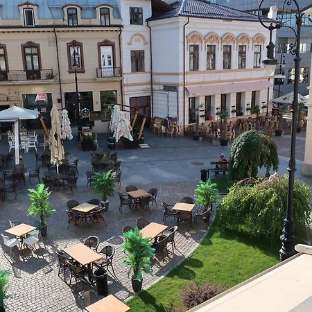 Central 2 Daire Craiova Dış mekan fotoğraf